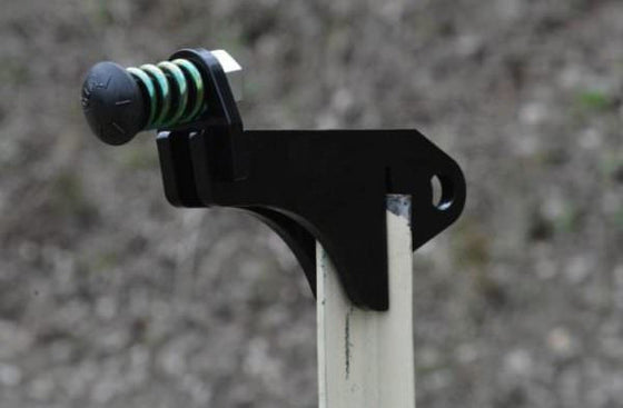 Competition Target Systems Declares T-Post Pro Hanger Best for Retailers